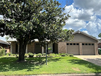 5902 De Lange Ln, Houston, TX 77092