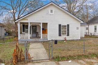 36 Peachtree St, Clinton, SC 29325