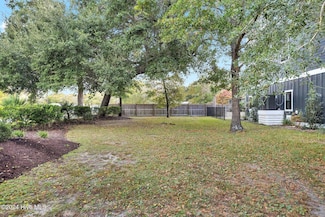 1 Diamond Point, Surf City, NC 28445