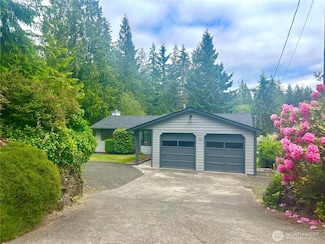 550 E Way To Tipperary St, Shelton, WA 98584
