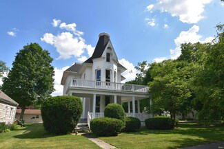 405 S Market St, Winamac, IN 46996