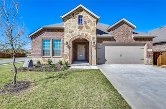 3205 Platinum Rd, Aubrey, TX 76227