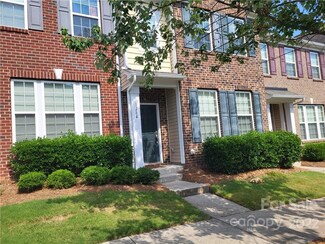 8284 Viewpoint Ln, Cornelius, NC 28031