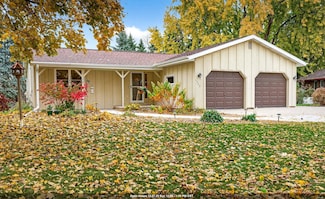 1332 Liberty Ct, Neenah, WI 54956