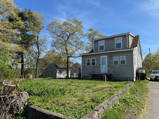925 Washington St, East Weymouth, MA 02189