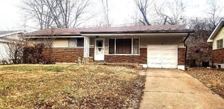9938 Cambria Dr, Saint Louis, MO 63136