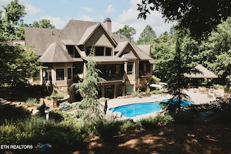 612 McFee Rd, Farragut, TN 37934