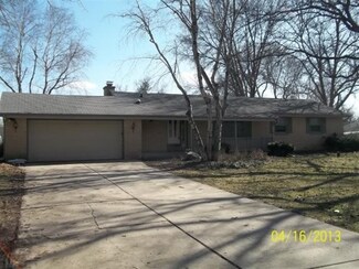8731 W Sunnyvale Rd, Mequon, WI 53097