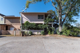 2137 Casa Rio Cir, Dickinson, TX 77539