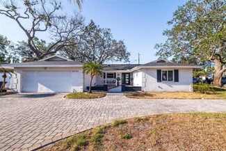 8296 33rd Ave N, Saint Petersburg, FL 33710