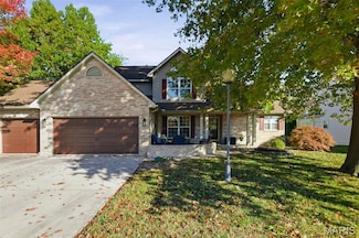 121 Somerset Dr, Glen Carbon, IL 62034