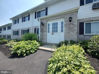 26 Park Ave Unit B24, Chalfont, PA 18914