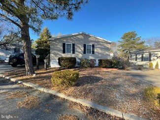 16 Oak Tree Ln, Manahawkin, NJ 08050