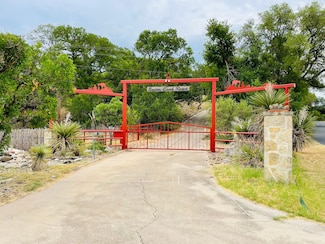 660 Hermann Sons Rd E, Comfort, TX 78013