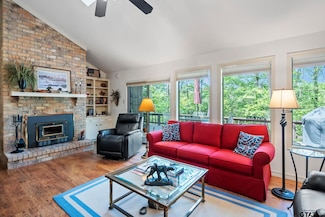 944 Clear Water Trail, Holly Lake Ranch, TX 75765
