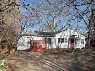 803 S Main St, Fairfield, IA 52556