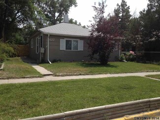 627 S 4th St, Douglas, WY 82633