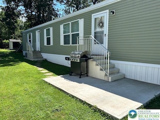 8220 Airport Rd Unit Trlr 17, Northampton, PA 18067