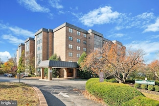 930 Montgomery Ave Unit 206, Bryn Mawr, PA 19010
