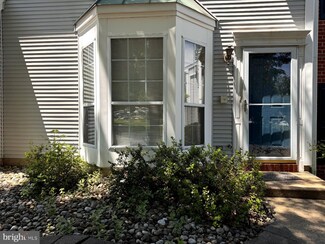 57 Columbus Dr, Franklin Park, NJ 08823