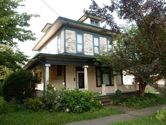 21 W Mechanic St, Bloomfield, IN 47424
