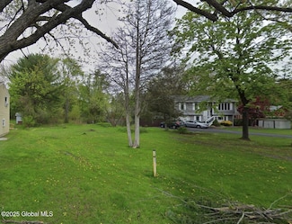 329 Butterfield Ave, Alplaus, NY 12008