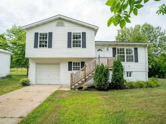 10304 N Park Dr, Lake City, PA 16423