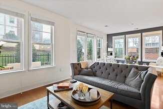 1418 N Rhodes St Unit 123, Arlington, VA 22209