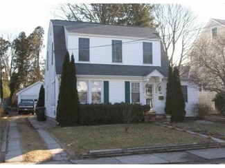 38 Warren St, New London, CT 06320