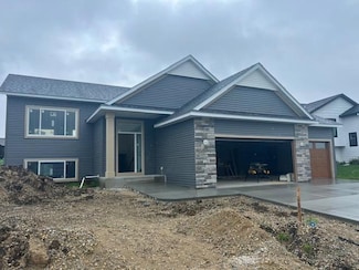239 Stonelake Dr SE, Rochester, MN 55904