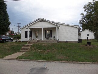 301 S Folger St, Carrollton, MO 64633