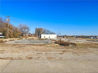 1311 N Osage Blvd, Nevada, MO 64772