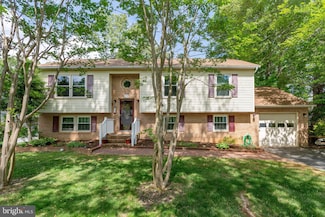 64 Briarwood Dr, Fredericksburg, VA 22405