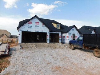 392 Tartaglia Ave, Tontitown, AR 72762