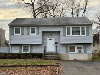 53 Ute Ave, Lake Hiawatha, NJ 07034