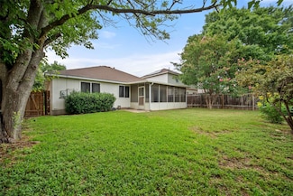 1009 Laurelleaf Dr, Pflugerville, TX 78660