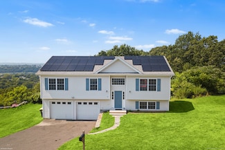 44 Shadybrook Ln, Waterbury, CT 06706