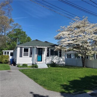 37 Greenway St, Cranston, RI 02910