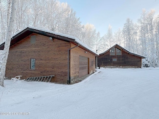726 Goldfinch Rd, Fairbanks, AK 99709