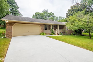 1705 Bobwhite Dr, Maryville, TN 37803