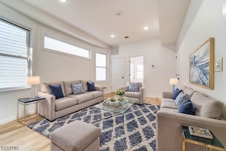 336 13th Ave Unit 2, Newark, NJ 07103