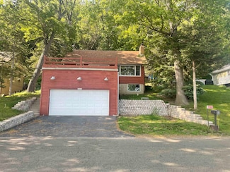 W10728 Tipperary Rd, Poynette, WI 53955