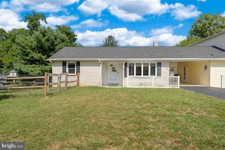 54 W Henrietta St, Smithsburg, MD 21783