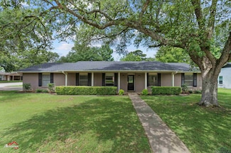 201 Courtland Cir, Carthage, TX 75633