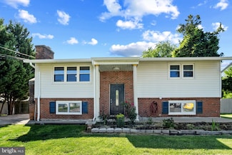 17849 Curtis Dr, Dumfries, VA 22026