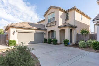 4421 W Pinsapo Dr, Fresno, CA 93722