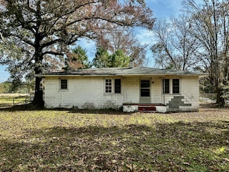 952 Gausetown Rd, Kingstree, SC 29556