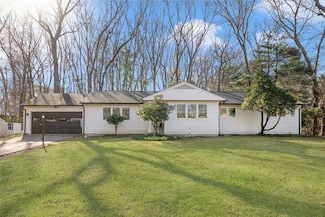 15 Blueberry Dr, East Greenwich, RI 02818