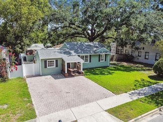 1208 E Crenshaw St, Tampa, FL 33604