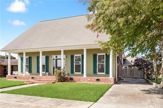 421 Bear Dr, Arabi, LA 70032